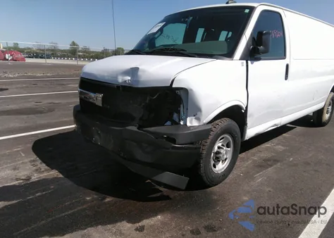 2019 Chevrolet Express 2500 Work Van z USA, uszkodzony, nr VIN 1GCWGBFP3K1219585